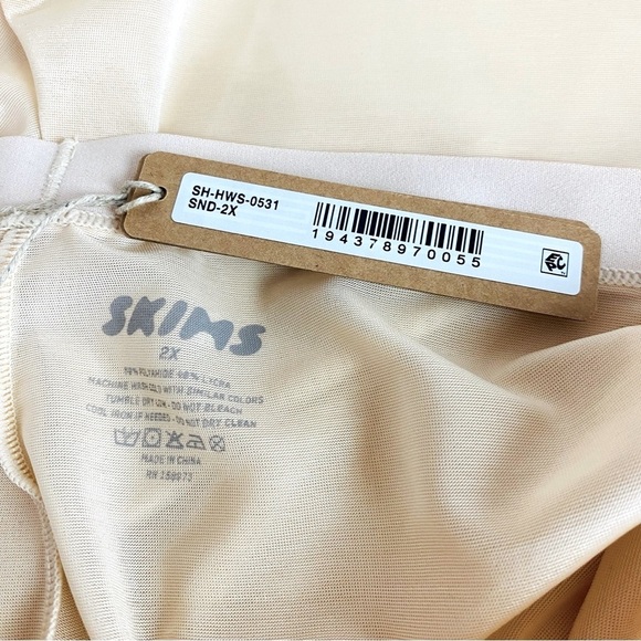 Skims High Waist Mid Thigh Short Size 2X - Picture 5 of 5